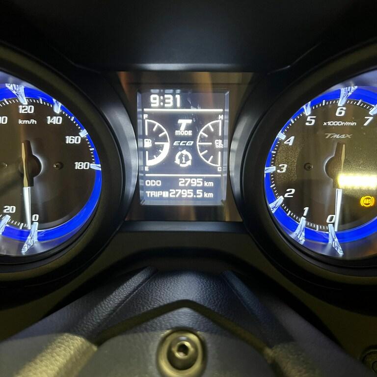 T-MAX 560