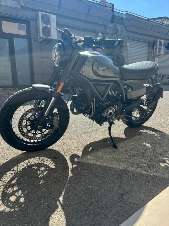 SCRAMBLER 800
