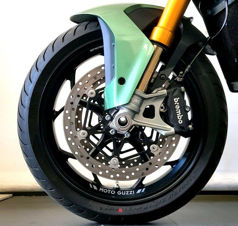 V100