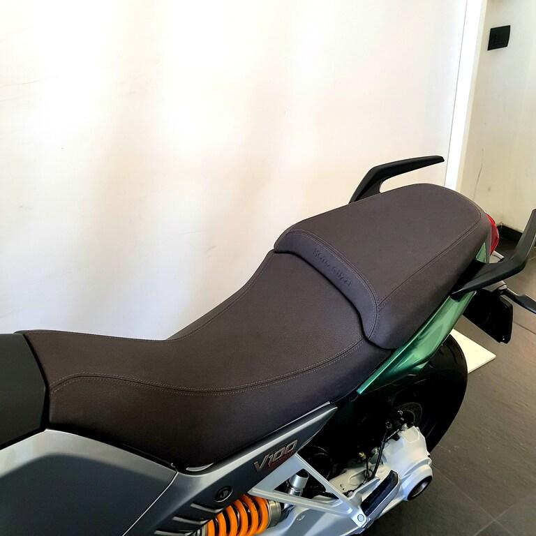 V100