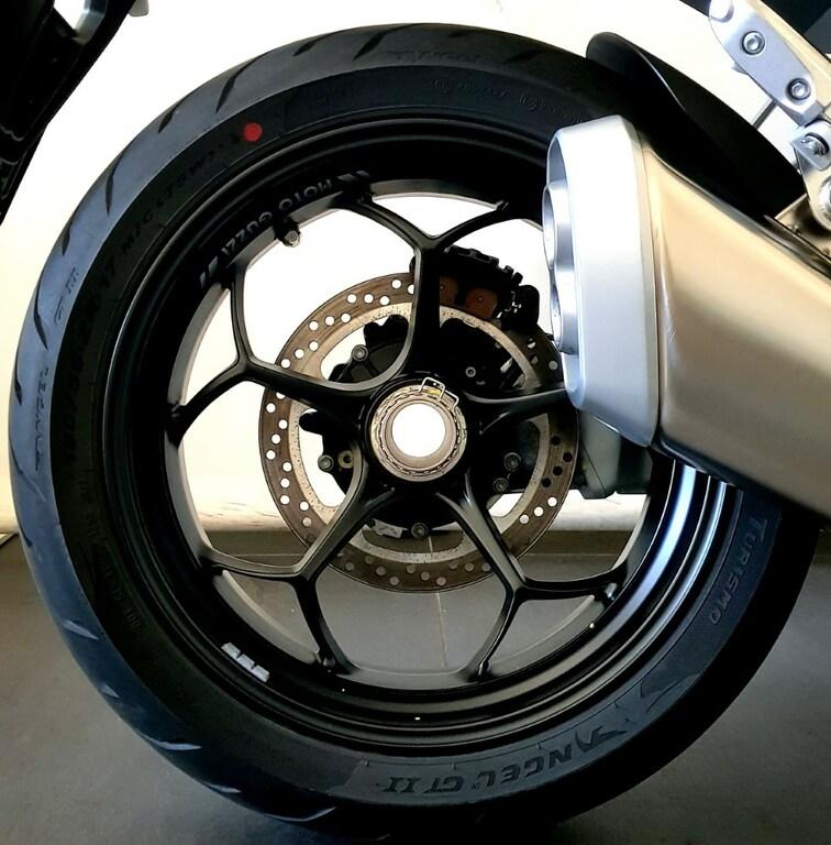 V100