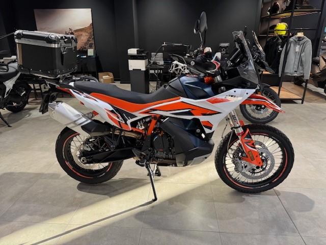 890 ADVENTURE
