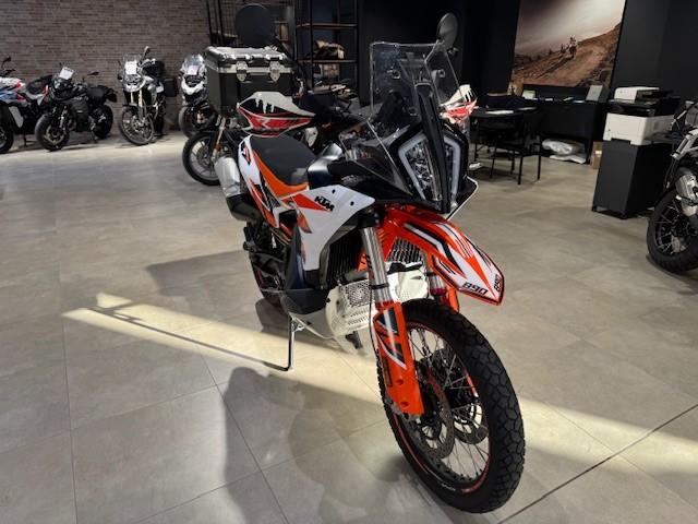890 ADVENTURE