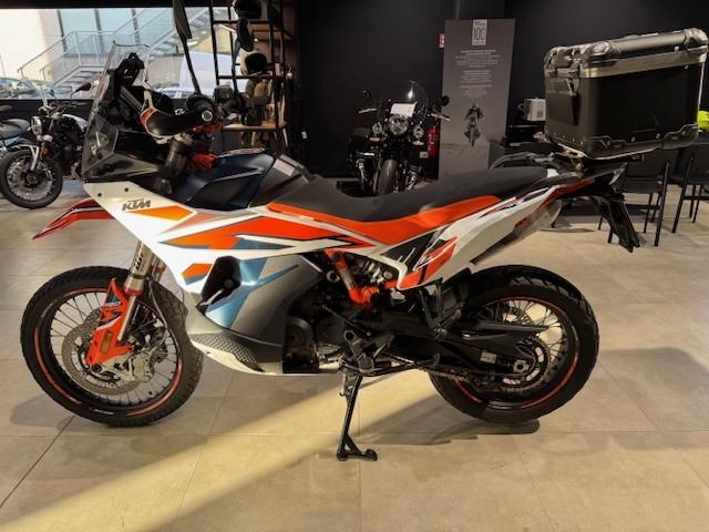890 ADVENTURE