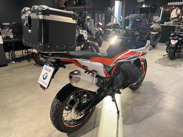 890 ADVENTURE