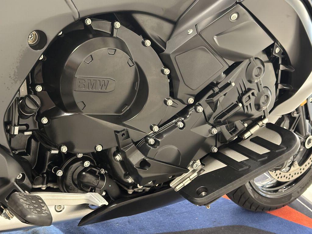 K 1600 B