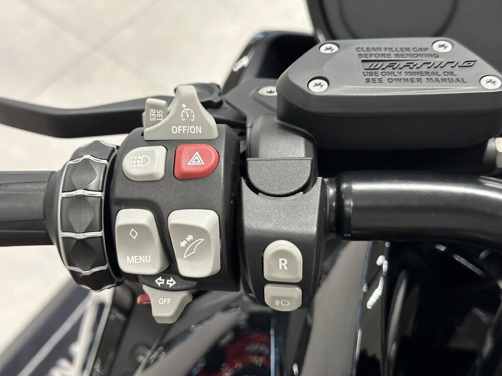 K 1600 B