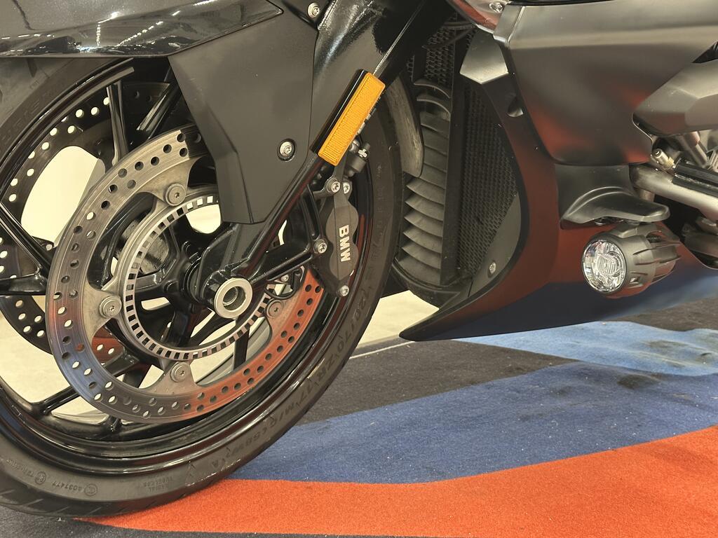 K 1600 B