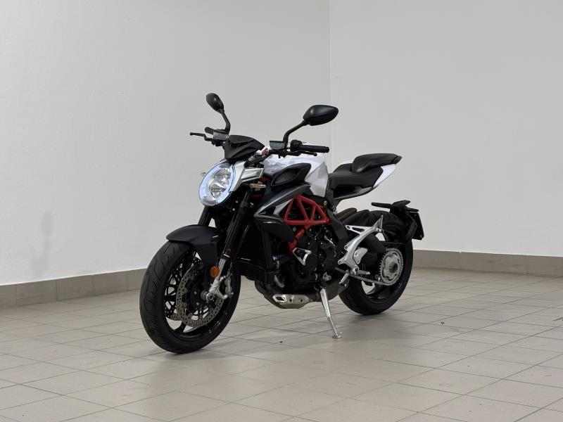 BRUTALE 800