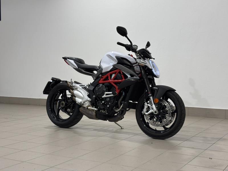 BRUTALE 800
