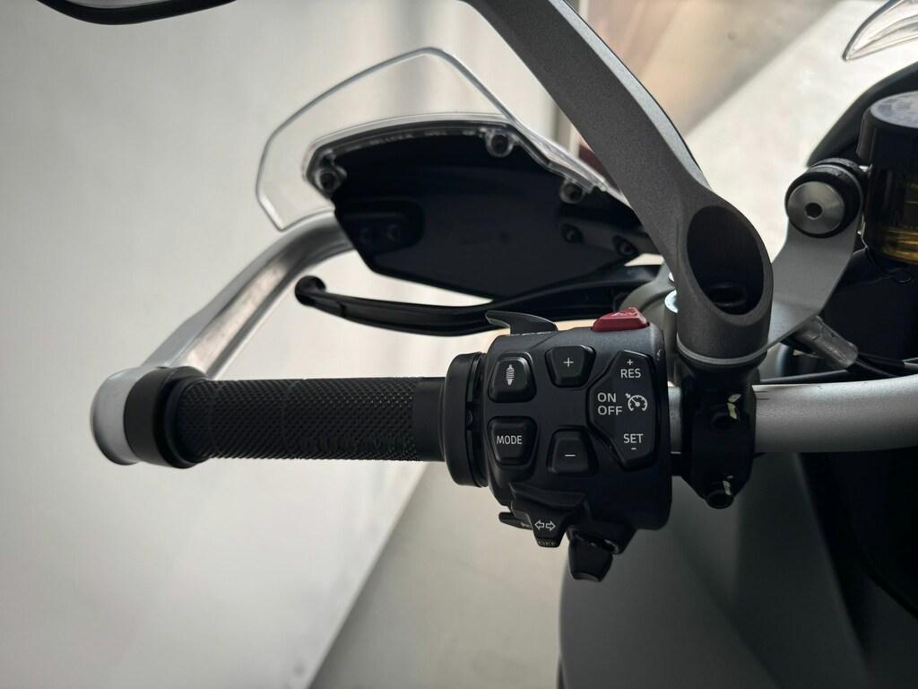 MULTISTRADA V4