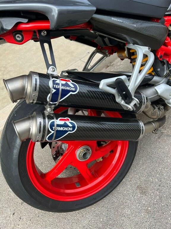 MONSTER 900