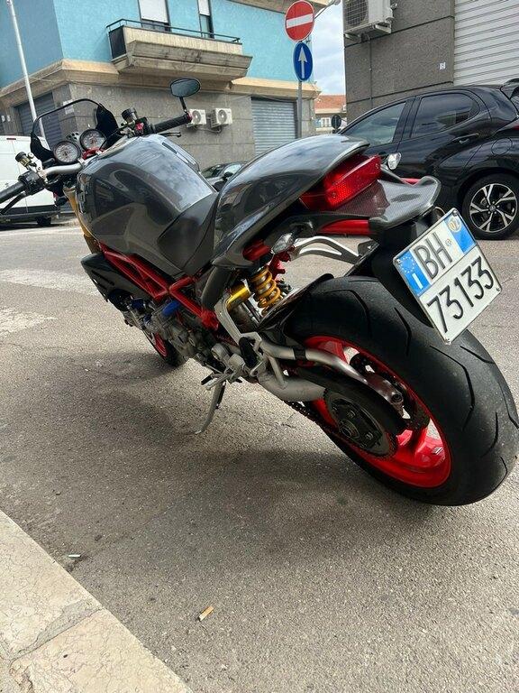 MONSTER 900