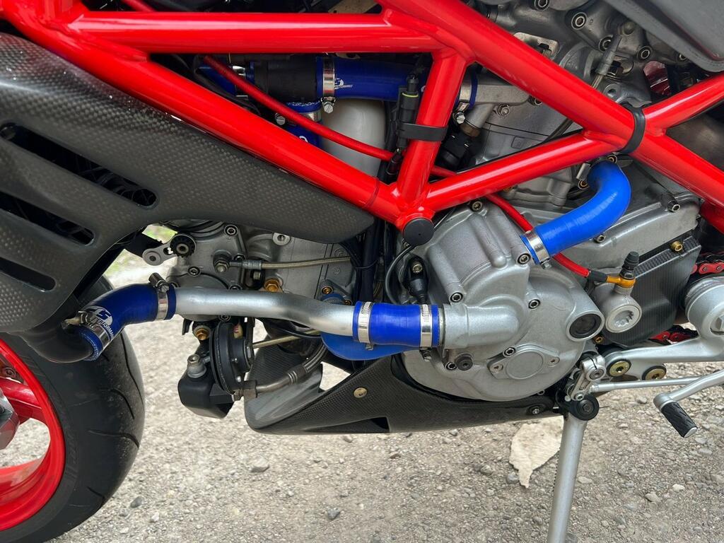 MONSTER 900