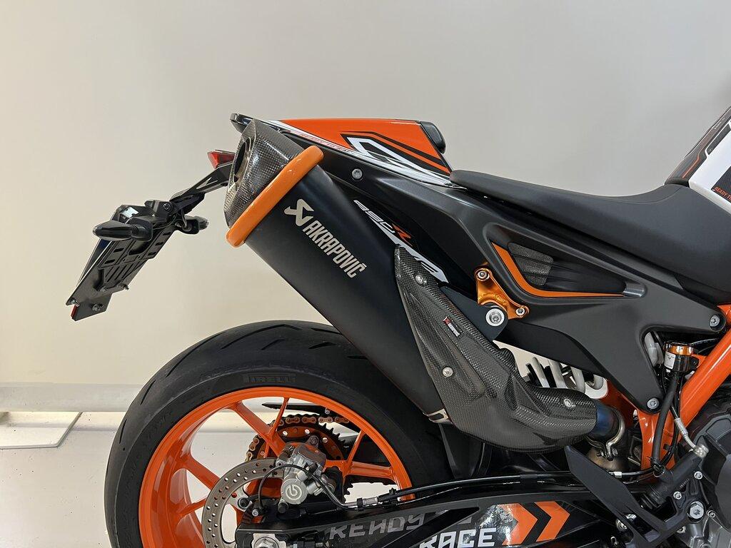 890 DUKE