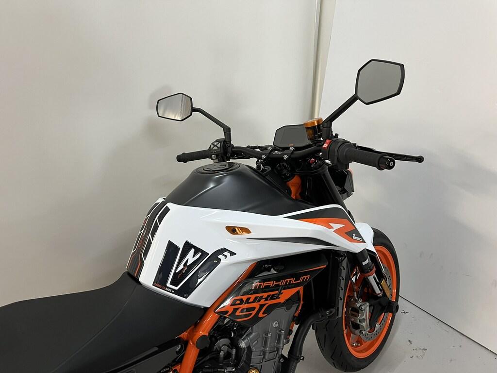 890 DUKE