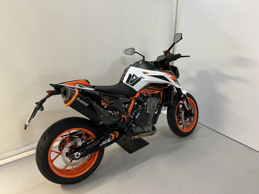 890 DUKE
