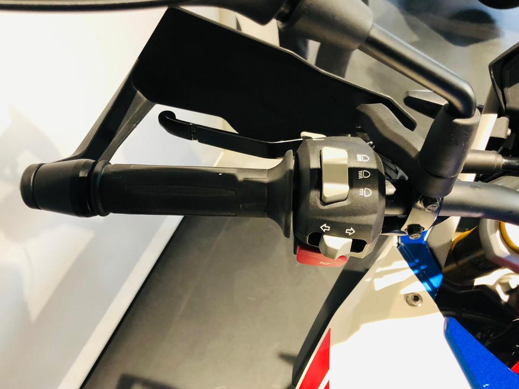 G 310 GS