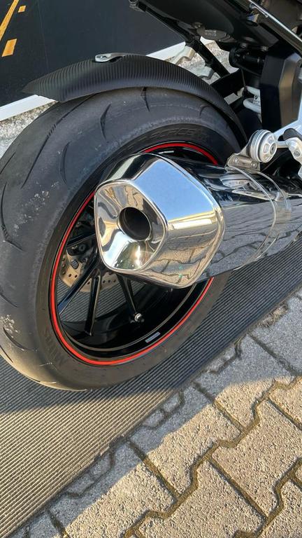 R 1250 R