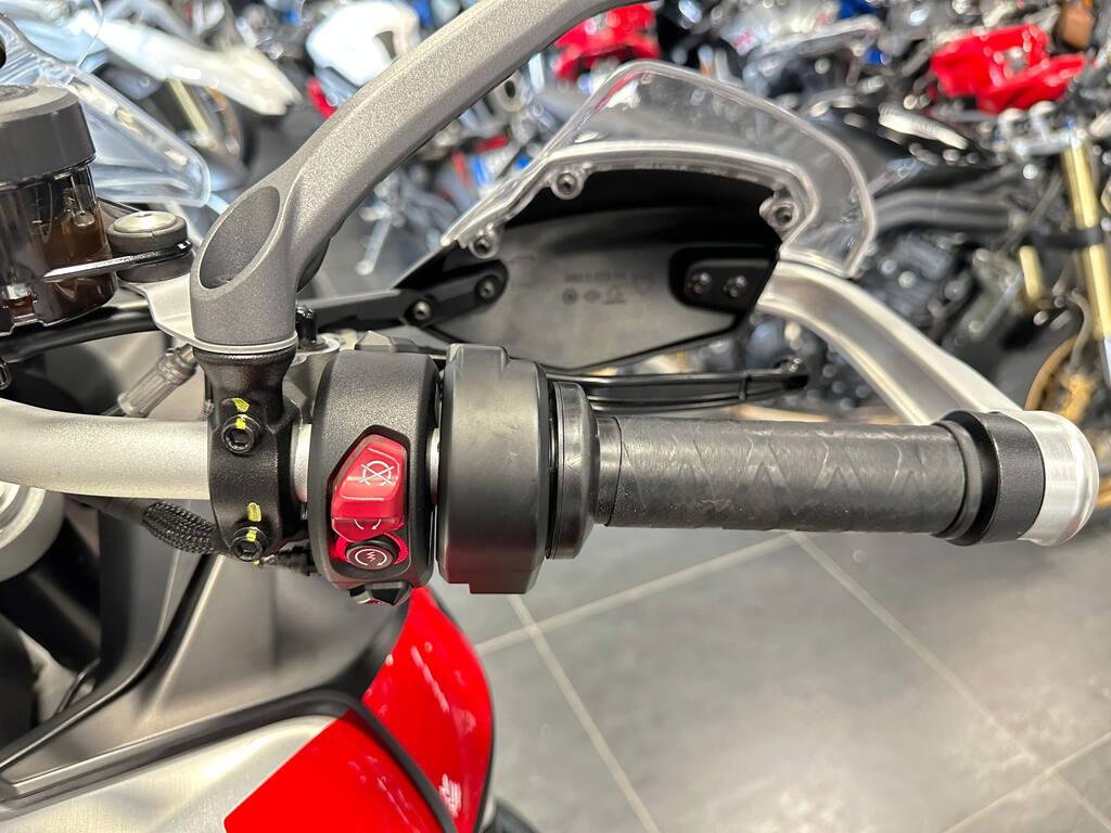 MULTISTRADA V4