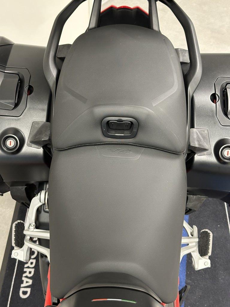 MULTISTRADA V4
