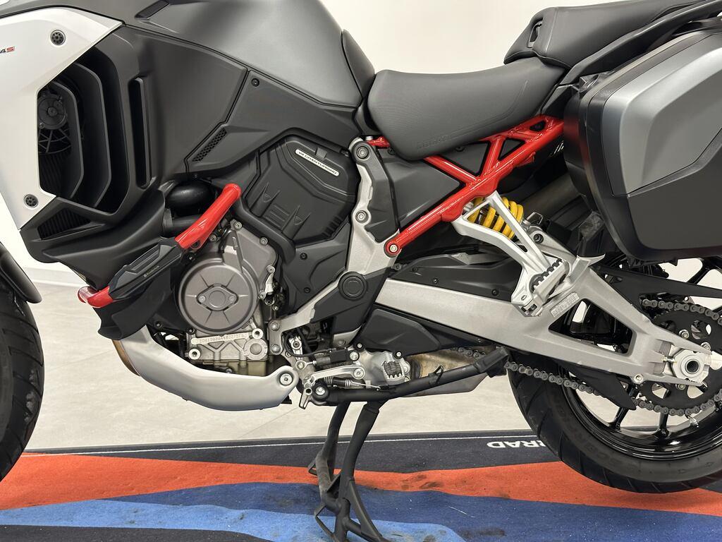 MULTISTRADA V4
