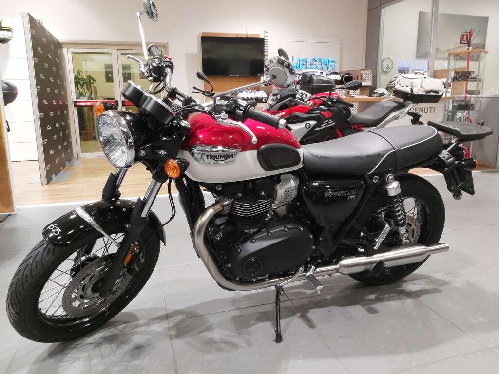 BONNEVILLE 900 T100