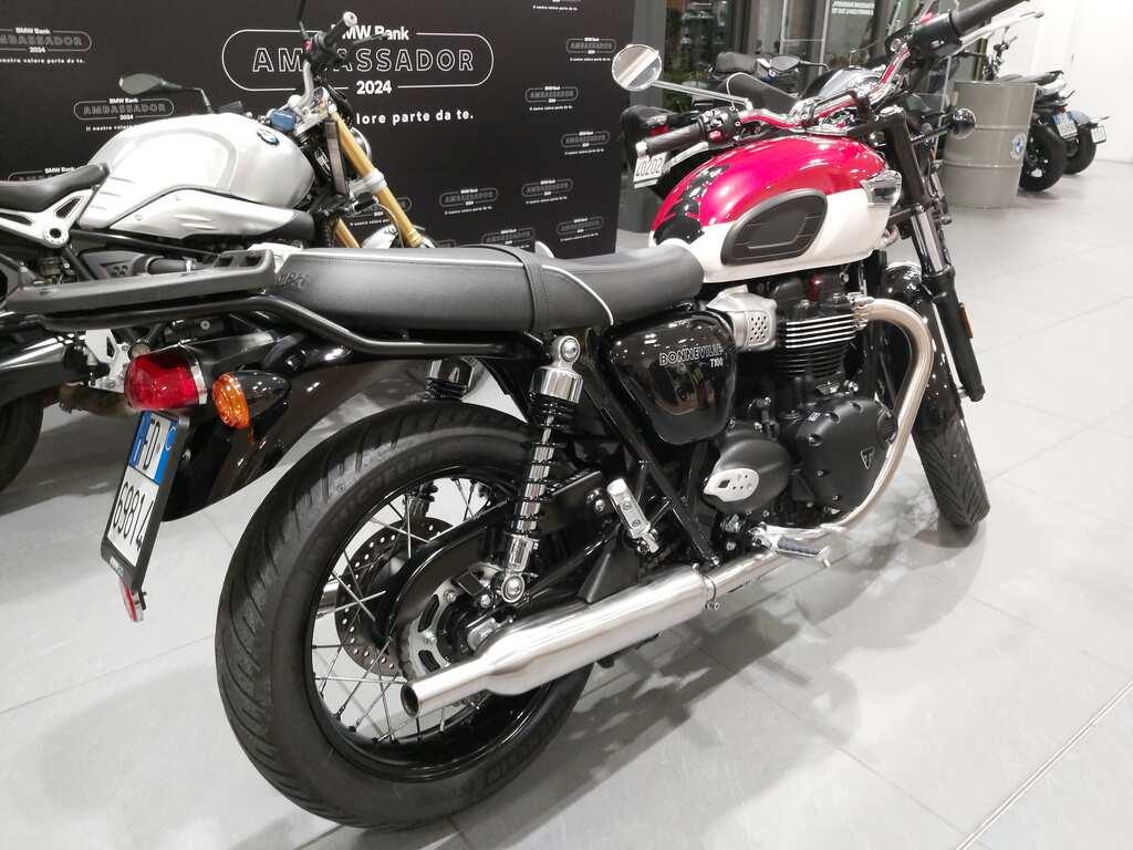 BONNEVILLE 900 T100