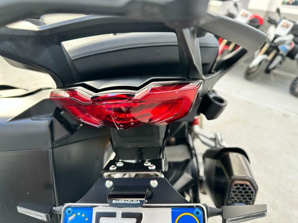 MULTISTRADA V4