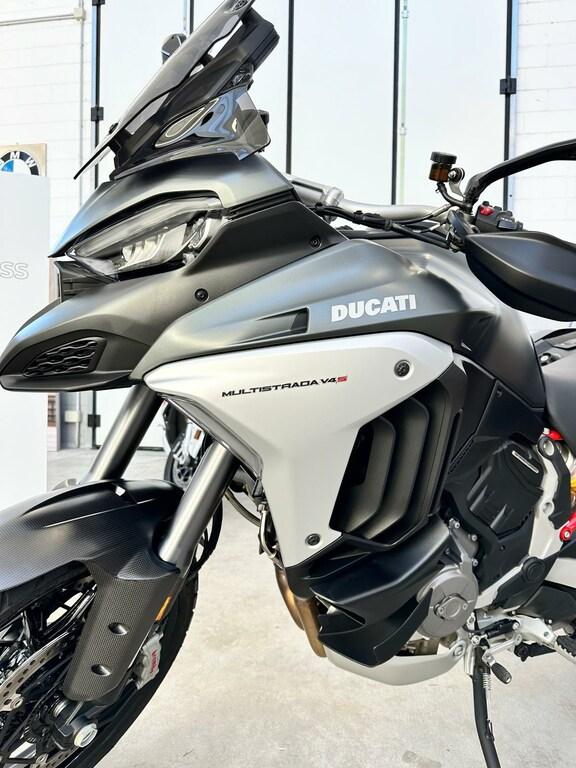 MULTISTRADA V4