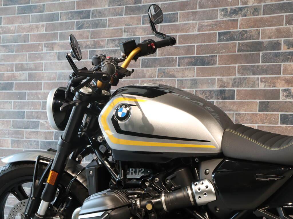 R 12