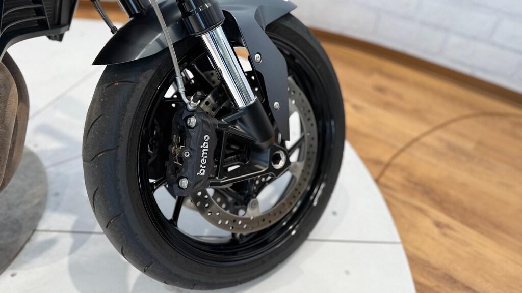 F 900 R