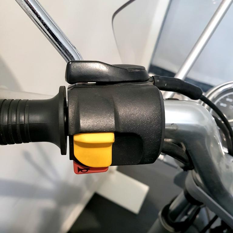 R 850 R