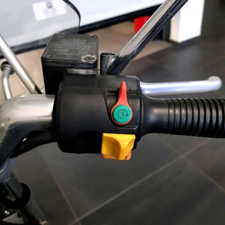 R 850 R