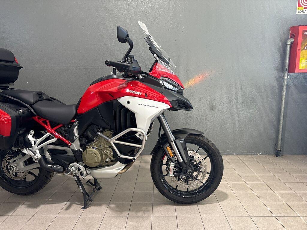 MULTISTRADA V4