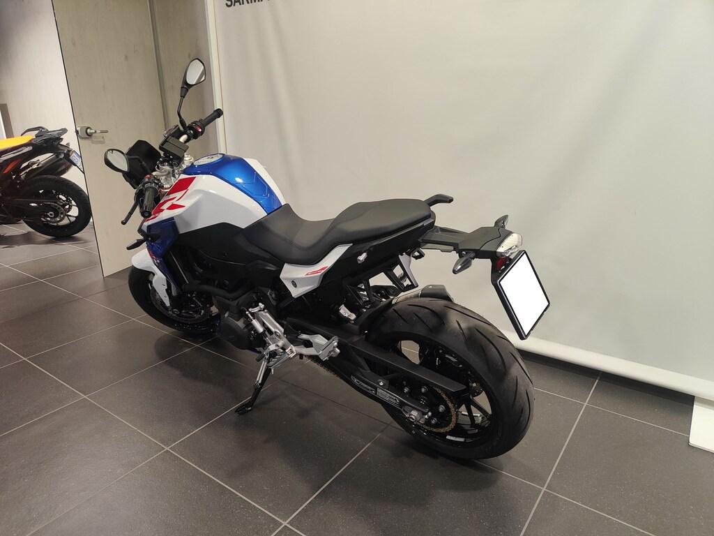 F 900 R