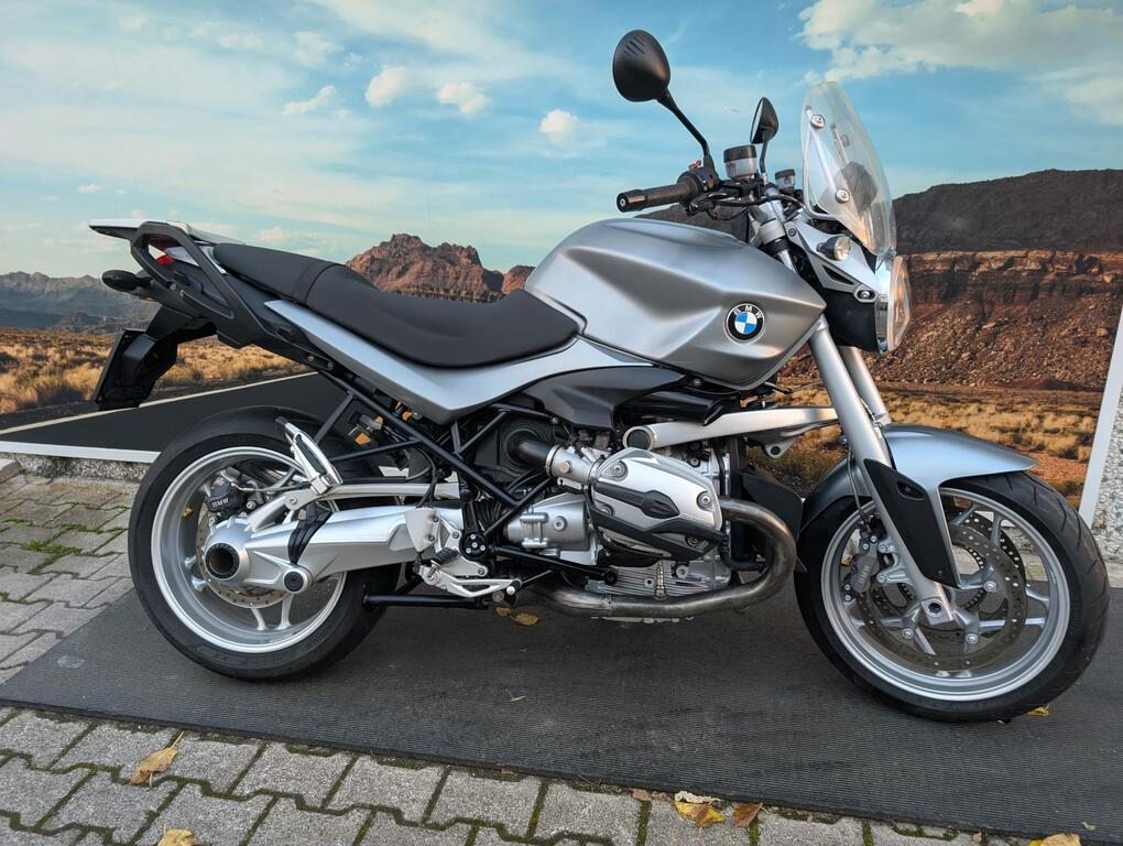 R 1200 R