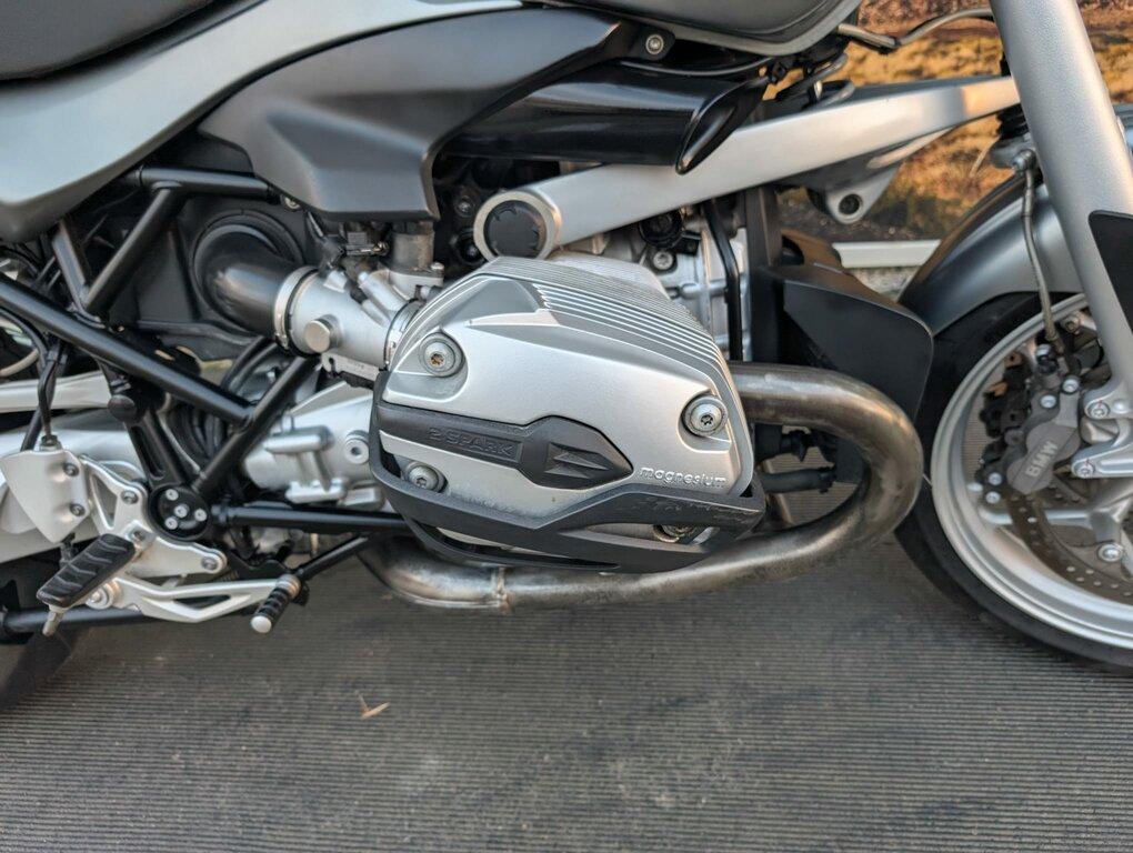 R 1200 R