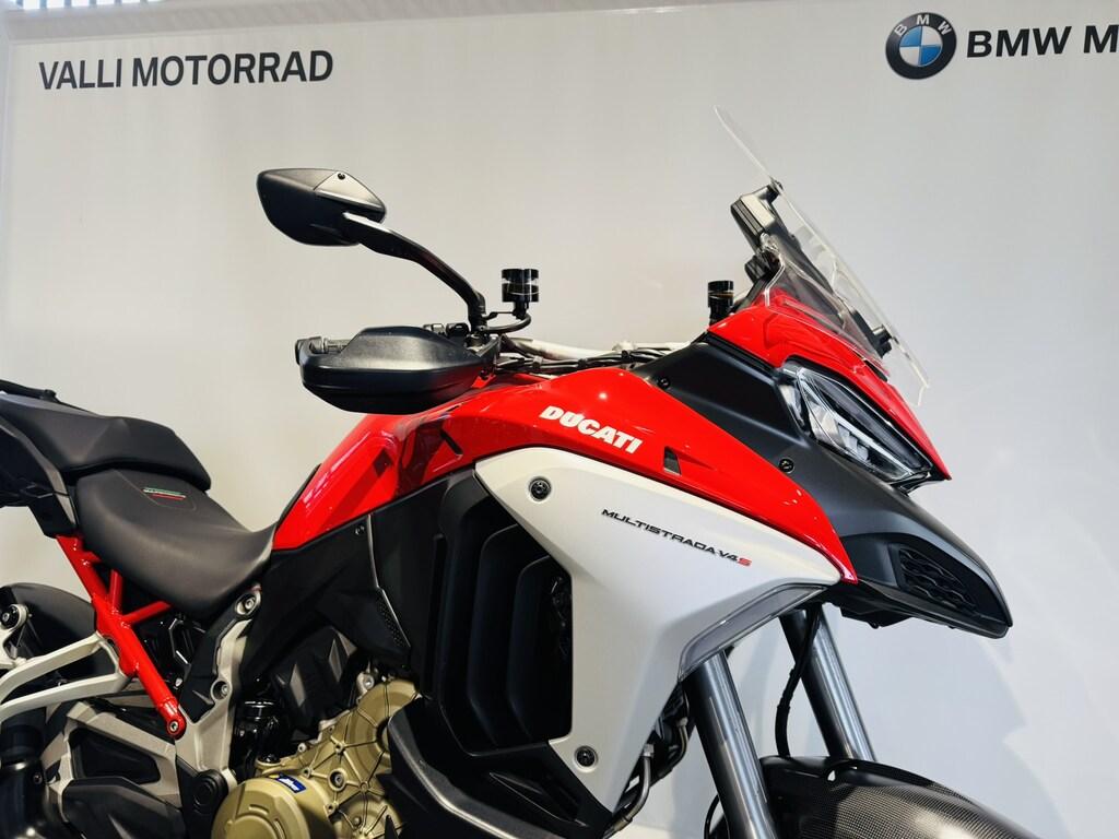 MULTISTRADA V4