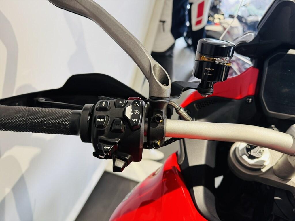MULTISTRADA V4