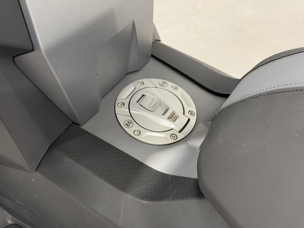C 400 X