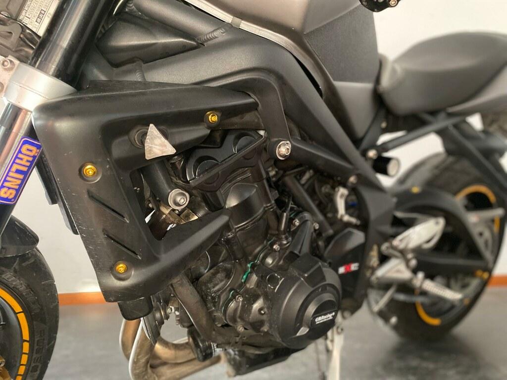 STREET TRIPLE 675