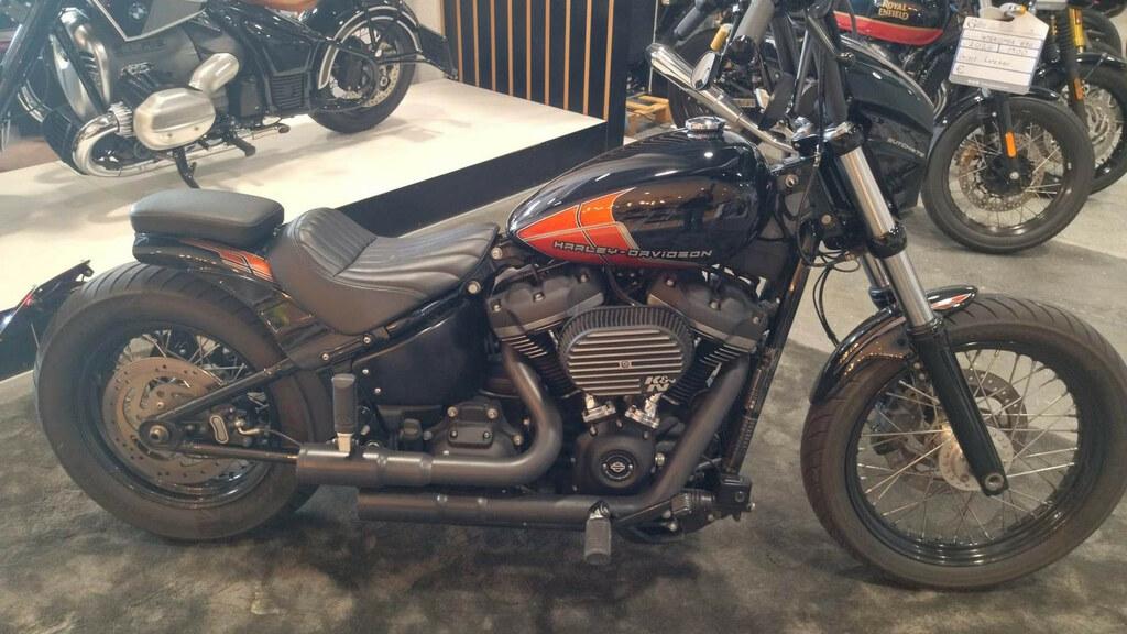 STREET BOB 1745