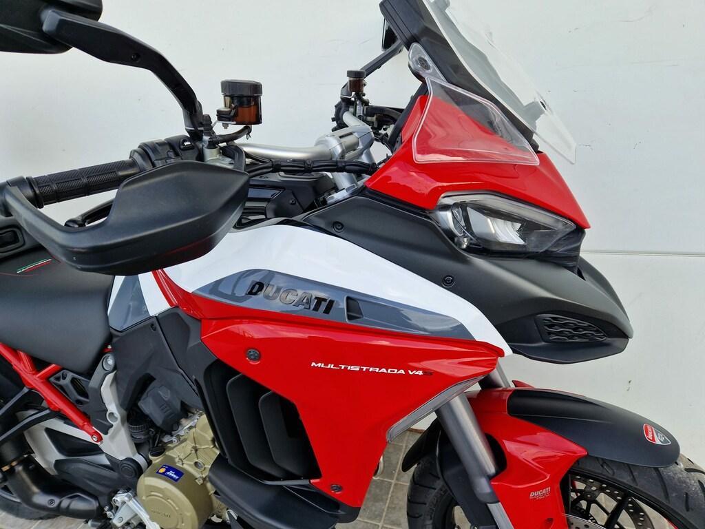 MULTISTRADA V4