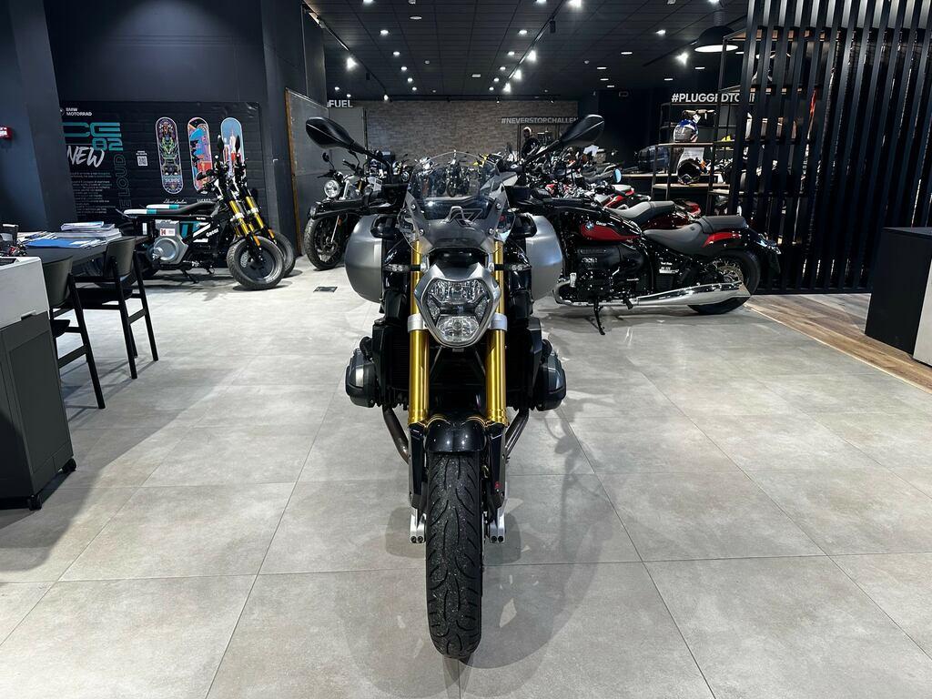 R 1200 R