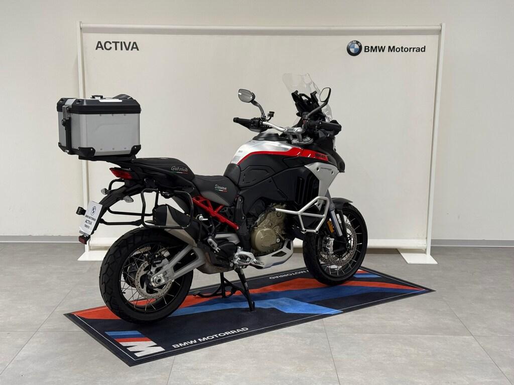 MULTISTRADA V4