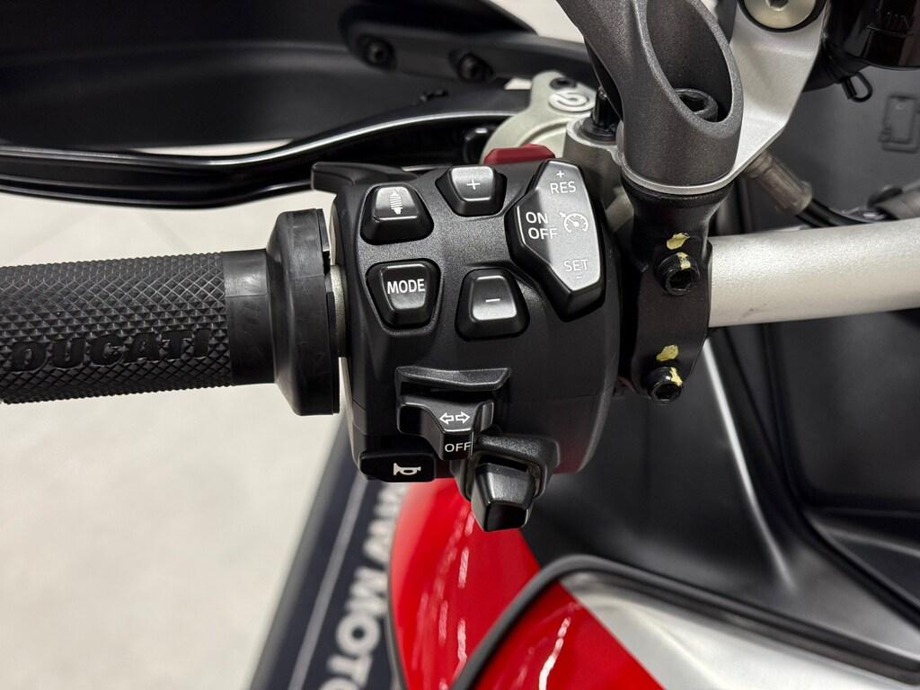 MULTISTRADA V4