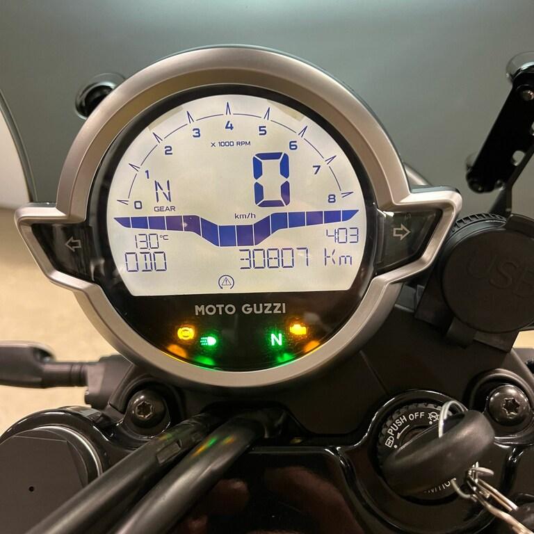 V7 850