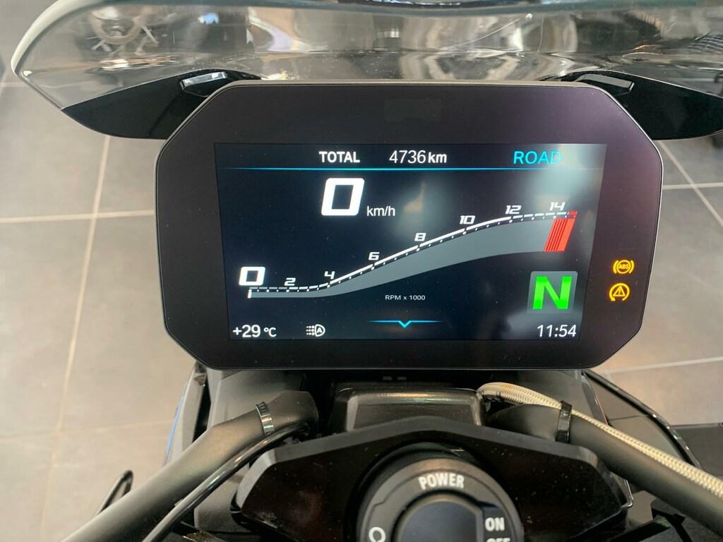 M 1000 R