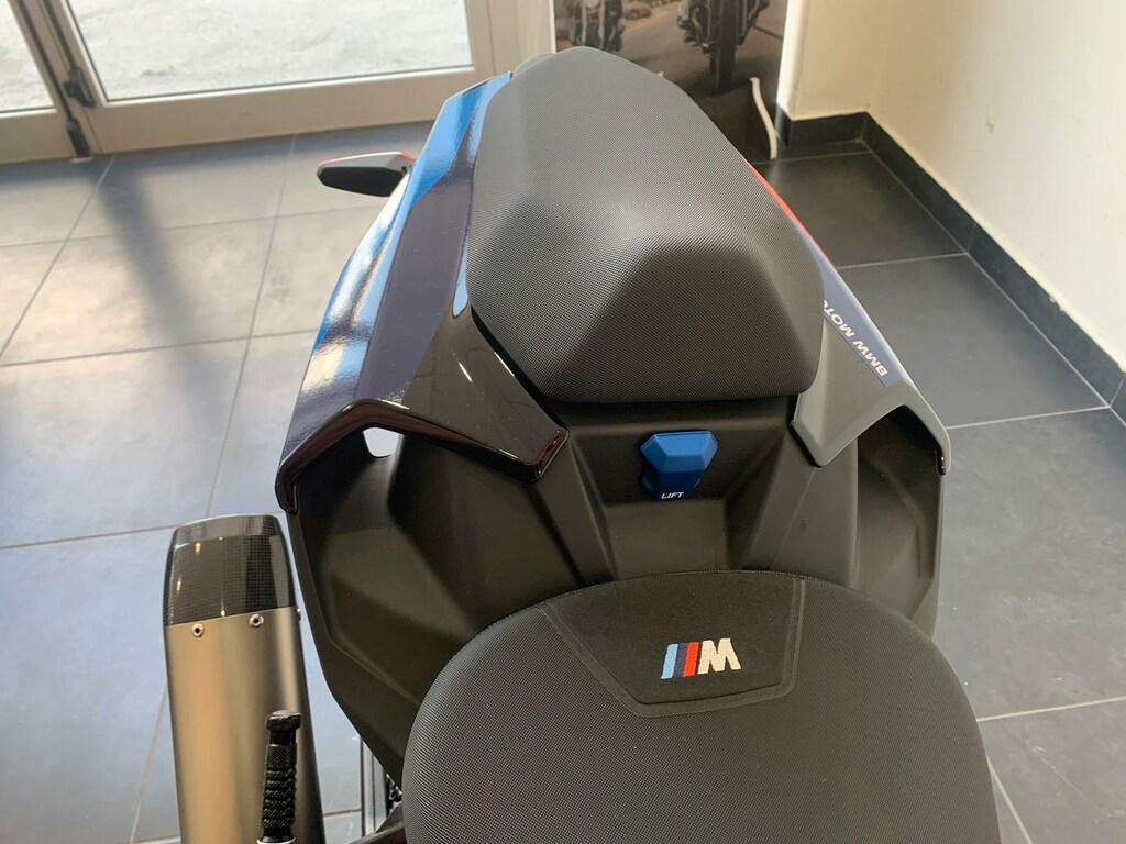 M 1000 R